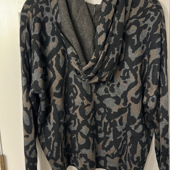 Anthropologie Top - Picture 4 of 9